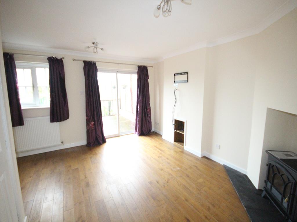 3 bedroom semi-detached house To Let in Barnoldswick - 2017-02-27 10.35.54.jpg